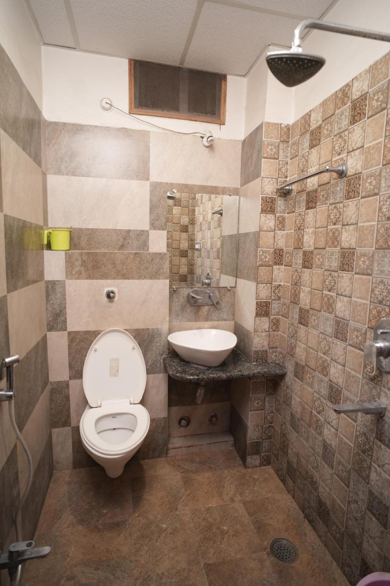 Rajkamal Near Railway Station Hotel Varanasi