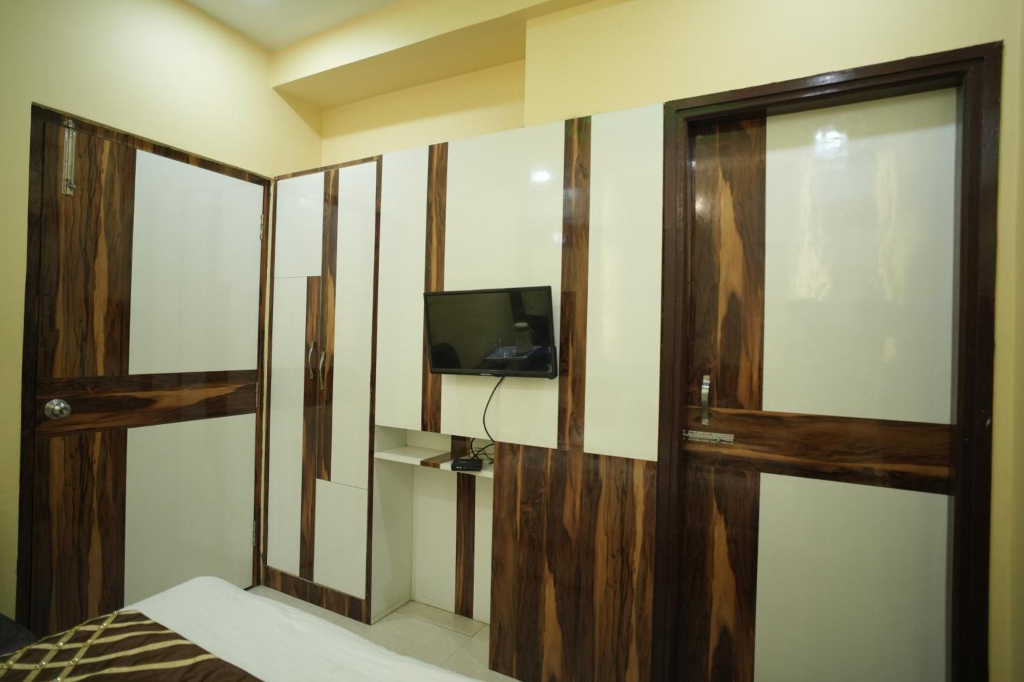 Hotel Rajkamal Near Railway Station