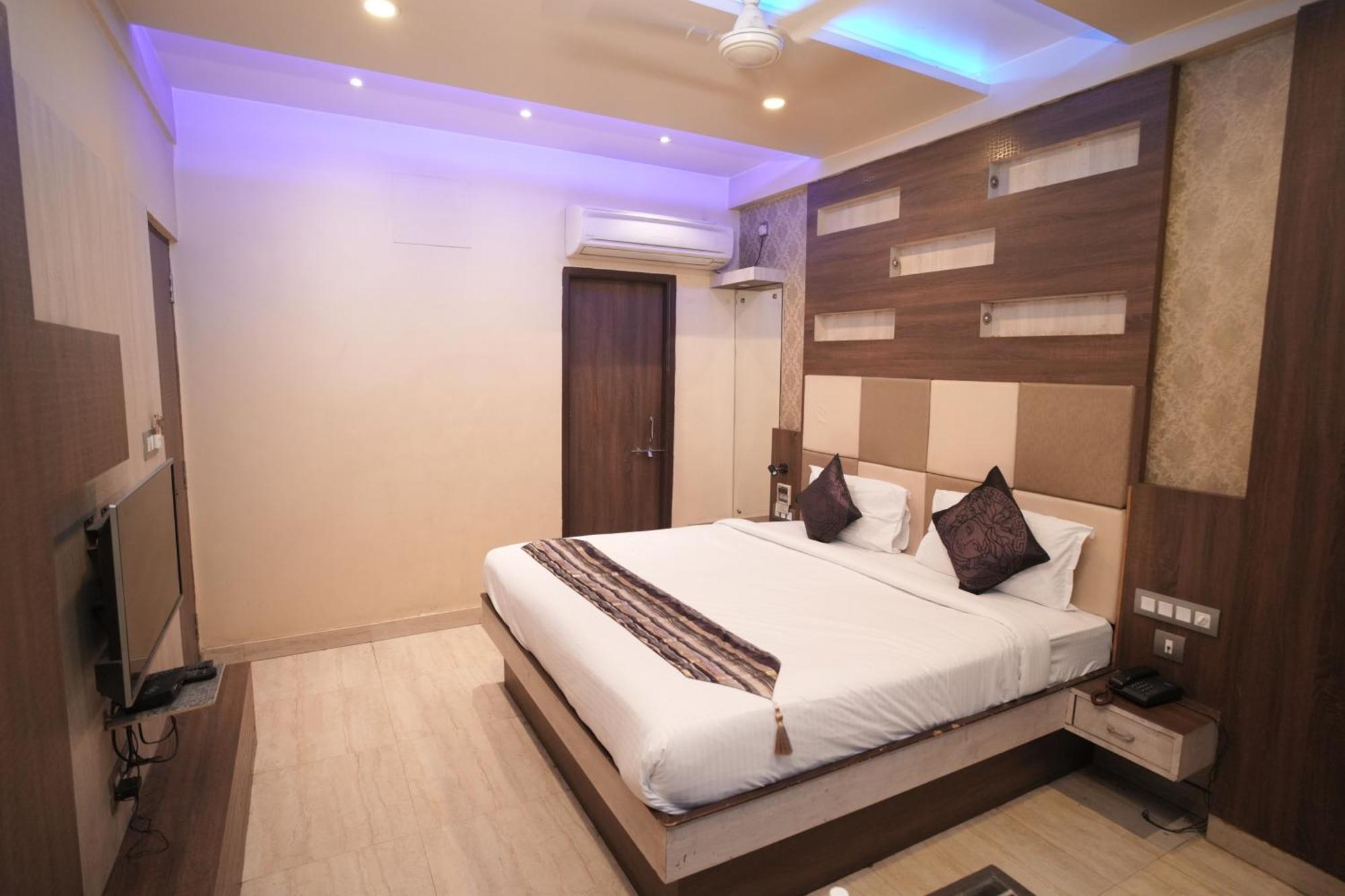 Hotel Rajkamal Near Railway Station Varanasi